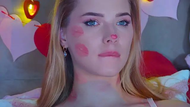 Snapshot of GentleRossi chatting on 02-15-25, 01:31 GentleRossi online show from 02-15-25, 01:31