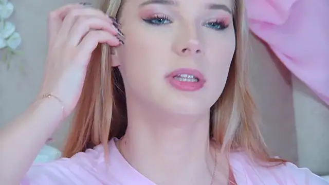 Snapshot of GentleRossi chatting on 09-17-25, 03:14 GentleRossi online show from 09-17-25, 03:14