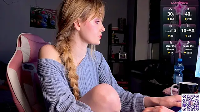 Chanel Gill online show from 04-12-26, 08:58