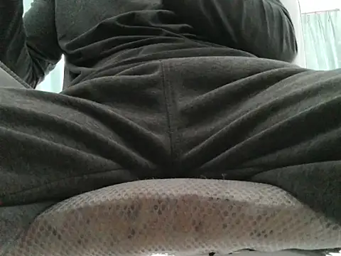 Snapshot of shezai1075461868 chatting on 02-27-26, 08:36 shezai1075461868 online show from 02-27-26, 08:36