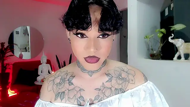 Snapshot of little_star_porn chatting on 12-19-25, 03:02 little star porn online show from 12-19-25, 03:02