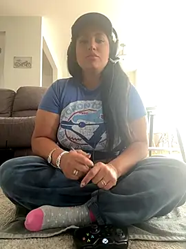 MeghanXO online show from 10-25-25, 04:24