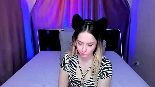 Snapshot of AriaSugar chatting on 02-13-25, 07:13 AriaSugar online show from 02-13-25, 07:13