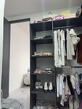 Snapshot of stormyy_ chatting on 02-15-26, 07:43 stormyy online show from 02-15-26, 07:43