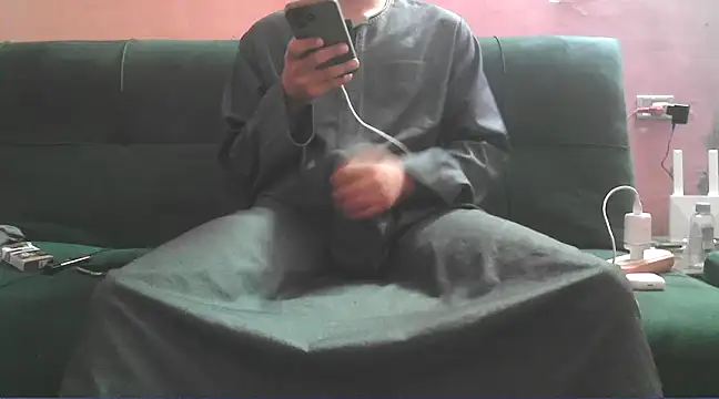 Snapshot of foxsanSs chatting on 02-09-25, 12:17 foxsanSs online show from 02-09-25, 12:17