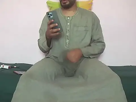 Snapshot of foxsanSs chatting on 11-10-25, 01:21 foxsanSs online show from 11-10-25, 01:21