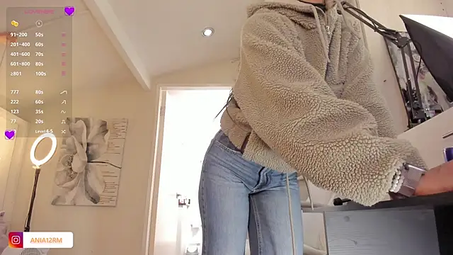 catalinasaiz online show from 12-21-25, 03:19