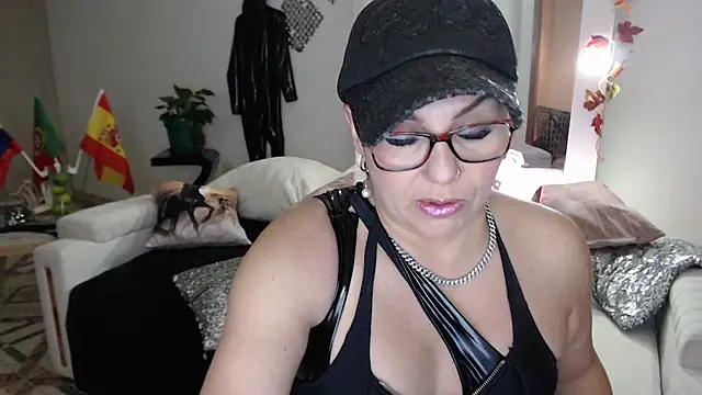 Snapshot of Myrnasexxx chatting on 02-05-25, 11:50 Myrnasexxx online show from 02-05-25, 11:50