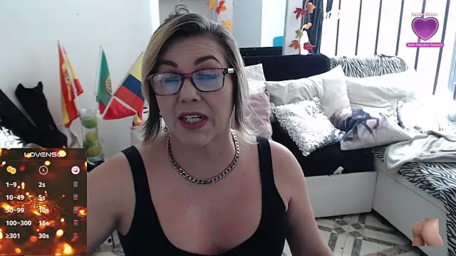 Snapshot of Myrnasexxx chatting on 02-07-25, 04:46 Myrnasexxx online show from 02-07-25, 04:46