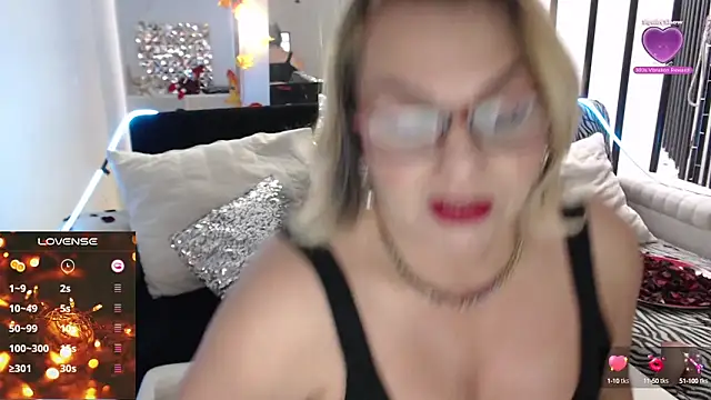 Snapshot of Myrnasexxx chatting on 02-07-25, 10:41 Myrnasexxx online show from 02-07-25, 10:41