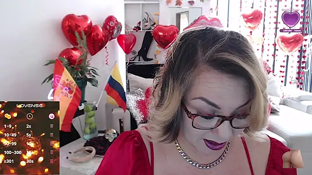 Snapshot of Myrnasexxx chatting on 02-14-25, 05:46 Myrnasexxx online show from 02-14-25, 05:46