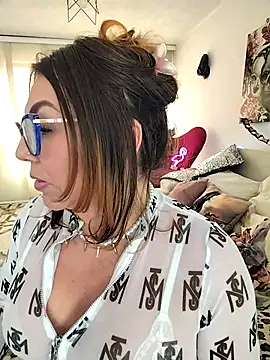 Snapshot of Myrnasexxx chatting on 10-30-25, 04:19 Myrnasexxx online show from 10-30-25, 04:19