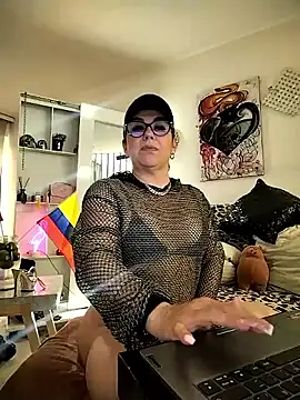 Snapshot of Myrnasexxx chatting on 11-15-25, 09:21 Myrnasexxx online show from 11-15-25, 09:21