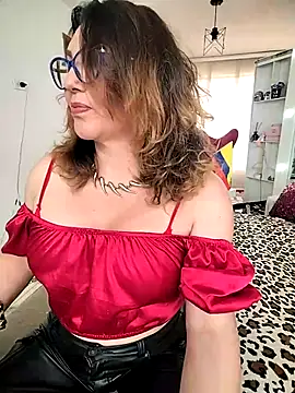 Snapshot of Myrnasexxx chatting on 11-17-25, 06:57 Myrnasexxx online show from 11-17-25, 06:57