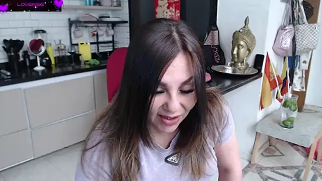 Snapshot of Myrnasexxx chatting on 06-27-26, 04:01 Myrnasexxx online show from 06-27-26, 04:01
