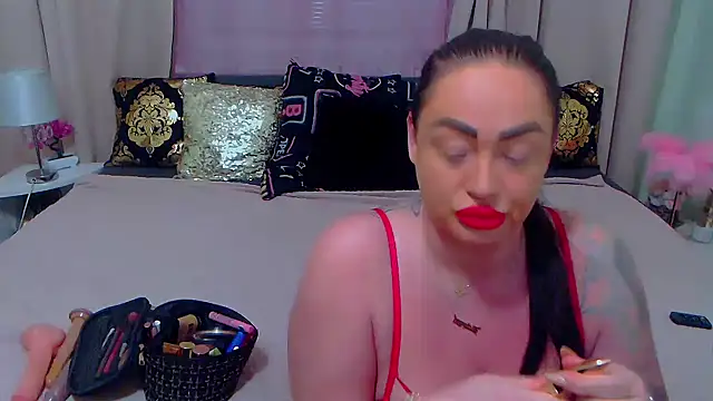 Snapshot of BustyVicky chatting on 12-07-24, 10:28 BustyVicky online show from 12-07-24, 10:28