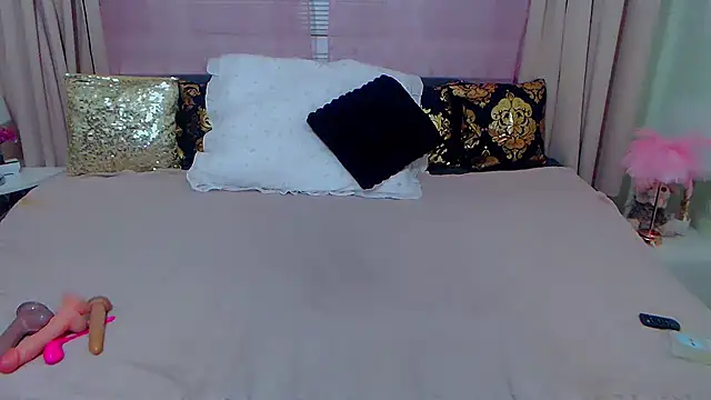 Snapshot of BustyVicky chatting on 12-18-24, 10:35 BustyVicky online show from 12-18-24, 10:35