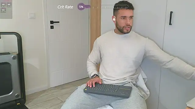 izaak lover online show from 01-11-25, 10:18