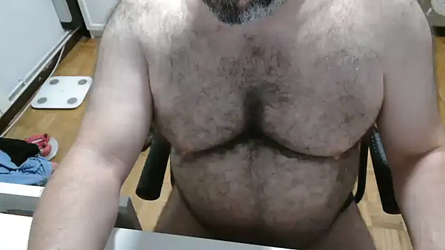 Snapshot of mikeyhotbear chatting on 07-06-26, 04:09 mikeyhotbear online show from 07-06-26, 04:09