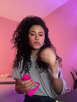 Snapshot of GabriSaenz chatting on 12-12-24, 09:26 GabriSaenz online show from 12-12-24, 09:26