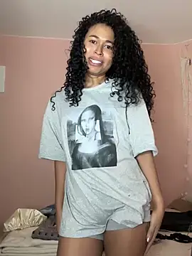 GabriSaenz online show from 12-14-24, 10:28