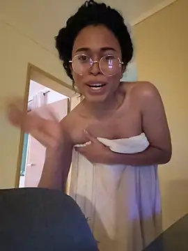 Snapshot of GabriSaenz chatting on 12-22-24, 10:47 GabriSaenz online show from 12-22-24, 10:47