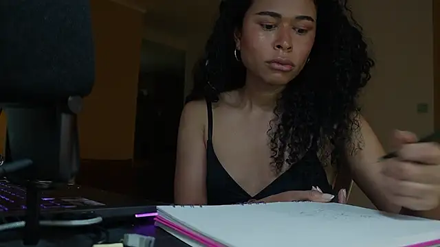 Snapshot of GabriSaenz chatting on 01-17-25, 01:15 GabriSaenz online show from 01-17-25, 01:15