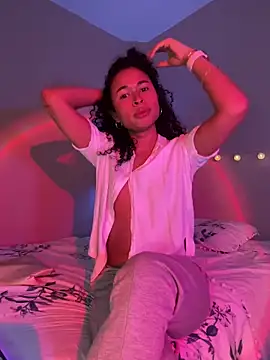 Snapshot of GabriSaenz chatting on 01-24-25, 11:12 GabriSaenz online show from 01-24-25, 11:12