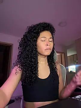 Snapshot of GabriSaenz chatting on 01-31-25, 01:01 GabriSaenz online show from 01-31-25, 01:01