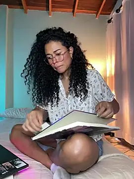 Snapshot of GabriSaenz chatting on 03-19-25, 01:29 GabriSaenz online show from 03-19-25, 01:29