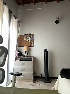 Snapshot of GabriSaenz chatting on 04-25-26, 01:03 GabriSaenz online show from 04-25-26, 01:03