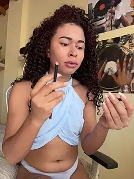 Snapshot of GabriSaenz chatting on 05-01-26, 01:37 GabriSaenz online show from 05-01-26, 01:37