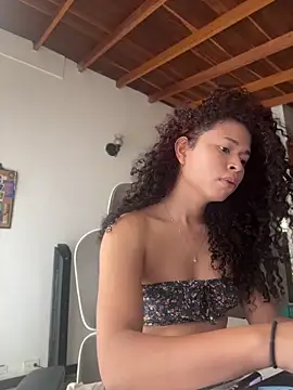 Snapshot of GabriSaenz chatting on 05-12-26, 01:41 GabriSaenz online show from 05-12-26, 01:41