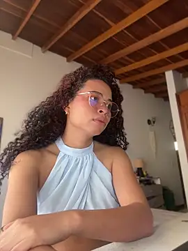 Snapshot of GabriSaenz chatting on 05-20-26, 01:28 GabriSaenz online show from 05-20-26, 01:28