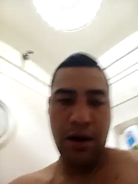 EISONREINA11 online show from 10-12-25, 02:43