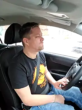 Trucker Hunter online show from 12-21-24, 10:28