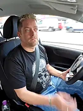 Trucker Hunter online show from 03-13-25, 02:55