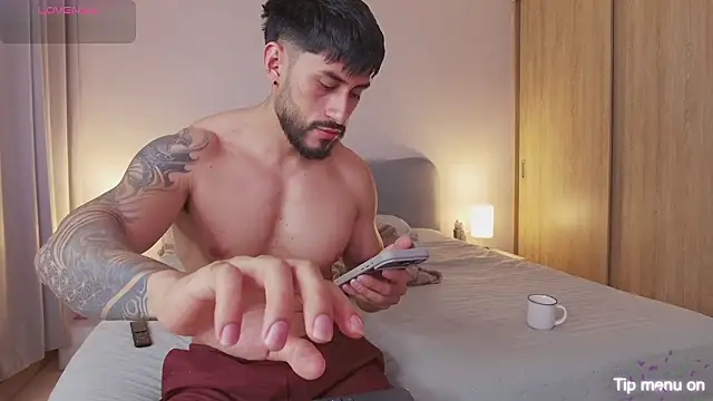 Snapshot of elbustamante chatting on 02-14-26, 10:17 elbustamante online show from 02-14-26, 10:17