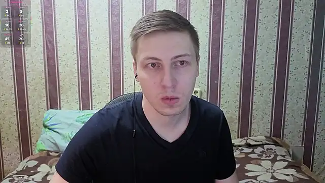 Snapshot of darienlarge chatting on 02-08-26, 07:06 darienlarge online show from 02-08-26, 07:06