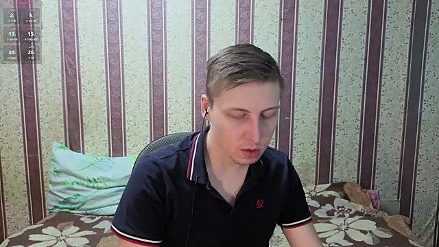 Snapshot of darienlarge chatting on 02-09-26, 04:00 darienlarge online show from 02-09-26, 04:00