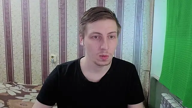 Snapshot of darienlarge chatting on 03-27-26, 12:16 darienlarge online show from 03-27-26, 12:16