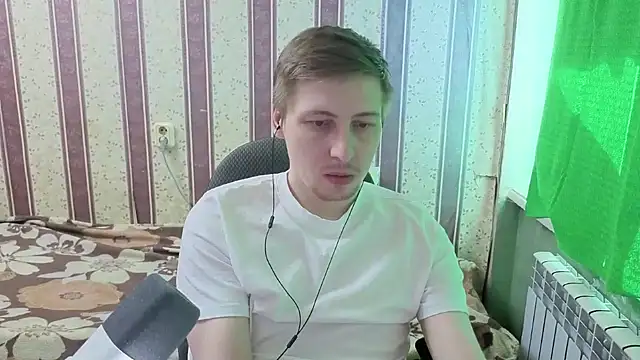 Snapshot of darienlarge chatting on 03-28-26, 10:48 darienlarge online show from 03-28-26, 10:48