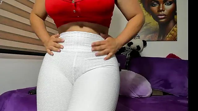 Snapshot of Emiily_88 chatting on 02-25-25, 11:52 Emiily 88 online show from 02-25-25, 11:52