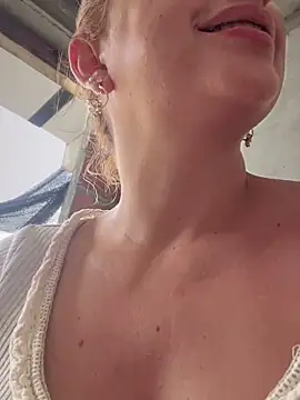 sammyqueenx21 online show from 03-20-25, 09:24