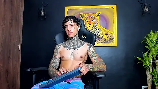 Snapshot of Aron_ford chatting on 01-11-25, 11:56 Aron ford online show from 01-11-25, 11:56