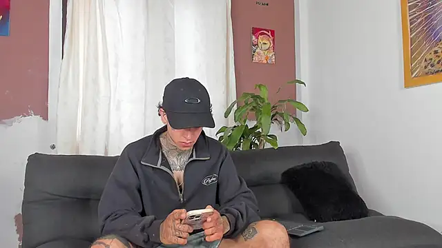 Snapshot of Aron_ford chatting on 10-03-25, 01:08 Aron ford online show from 10-03-25, 01:08