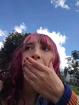 Snapshot of _Laary chatting on 12-13-25, 07:53 Laary online show from 12-13-25, 07:53