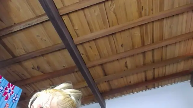 Nicolle Milf online show from 12-05-25, 06:04