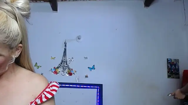 Nicolle Milf online show from 12-17-25, 06:36