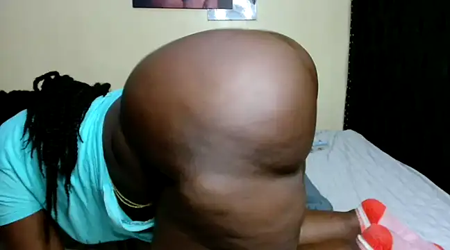 Snapshot of Toomuchbooty33 chatting on 12-04-24, 11:13 Toomuchbooty33 online show from 12-04-24, 11:13